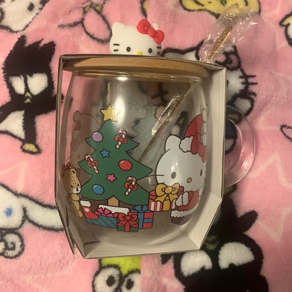 NWT Holiday Hello Kitty Glass Mug with Lid and Spoon